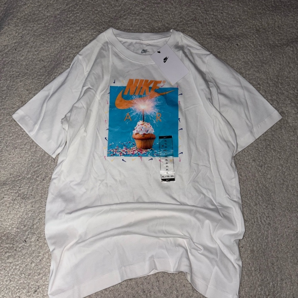 Nike White and Blue Graphic Men's T-Shirt